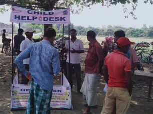 Setting-up-help-desk-at-Villages